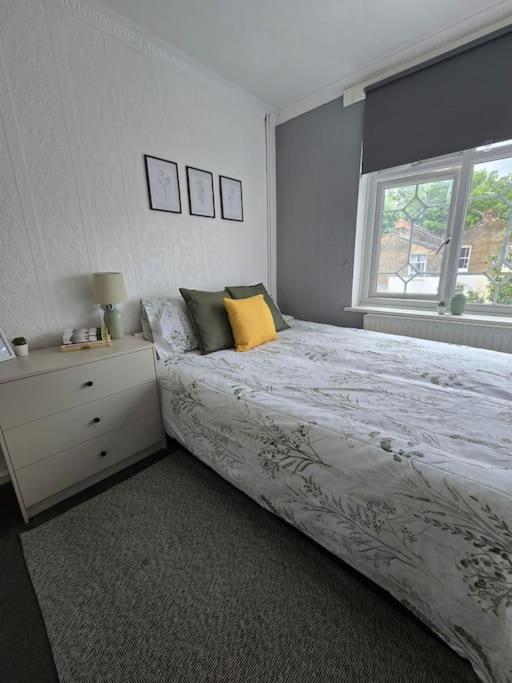 Beautiful Rooms In Prime Location! Londra Esterno foto